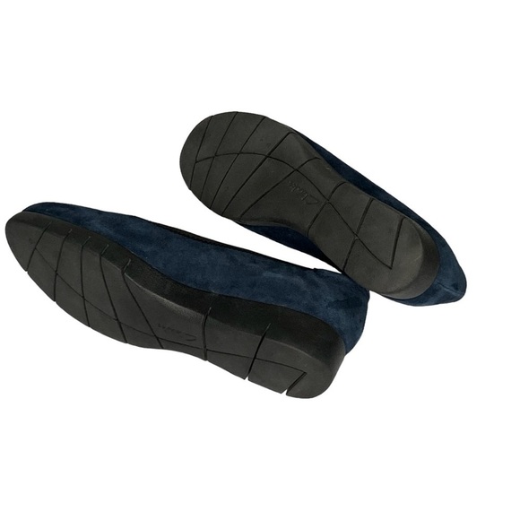 Clarks Artisan blue‎ suede flat with 1 1/4” wedge sole. Size 8.5 runs long. - Picture 9 of 10